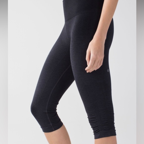 Lululemon In The Flow Crop II, Size: 2, Color: Heathered Deep Coal - Picture 5 of 6